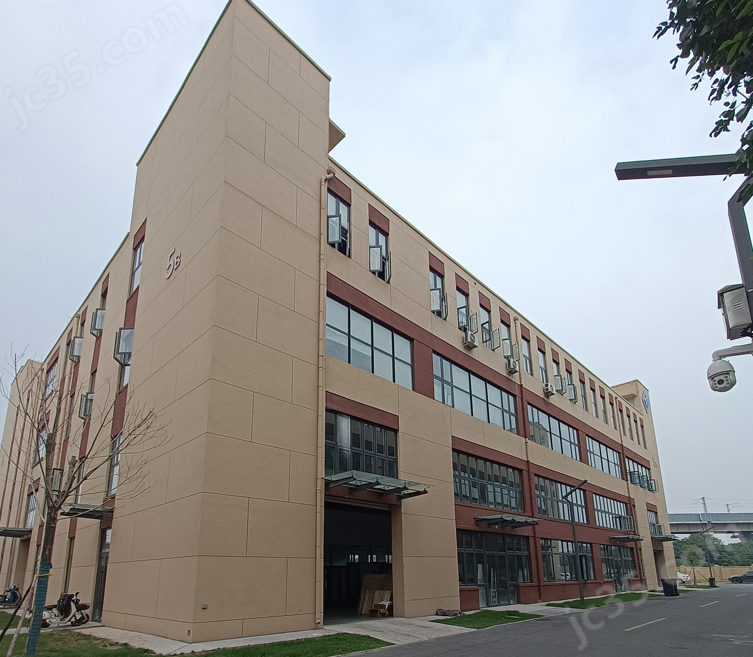 1600KVA三相無局放變頻電源